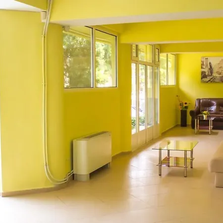 Marina فندق كيتن