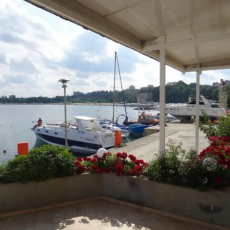 Marina Hotel