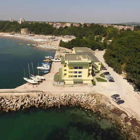 Marina Hotel