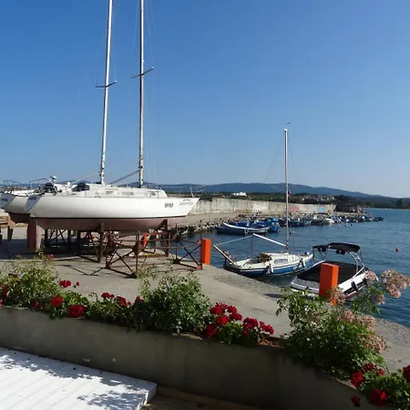 Marina 3*