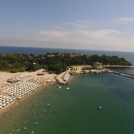 Marina Hotel 3*