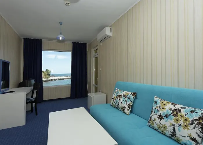 Отель Marina 3*