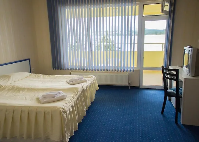 Marina Hotel 3*