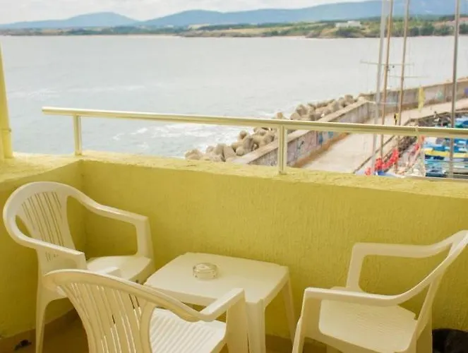 Marina Hotel 3*
