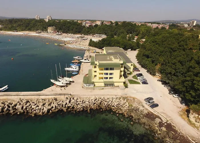 Marina Hotel