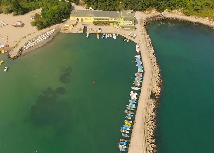 Отель Marina Китен