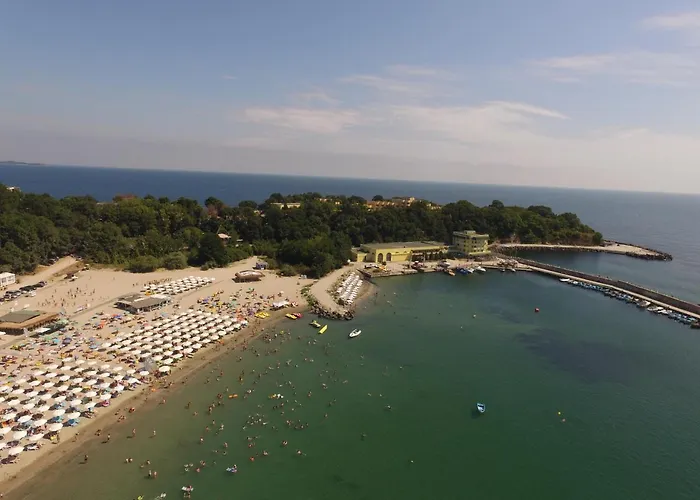 Marina Hotel 3*